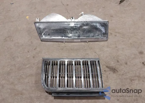 1992 Mercury Grand Marquis Ls from USA, damaged, VIN 2MECM75W0NX677225